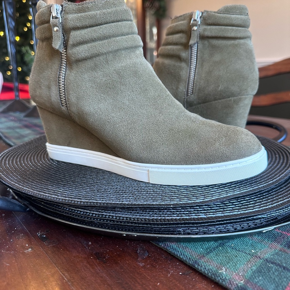 Linea Paolo Bootie - size 9 Suede Wedge